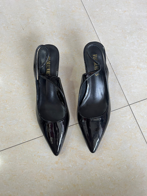 Elegant Pointed-Toe Short Heel